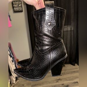 Black heeled snakeskin cowboy boots